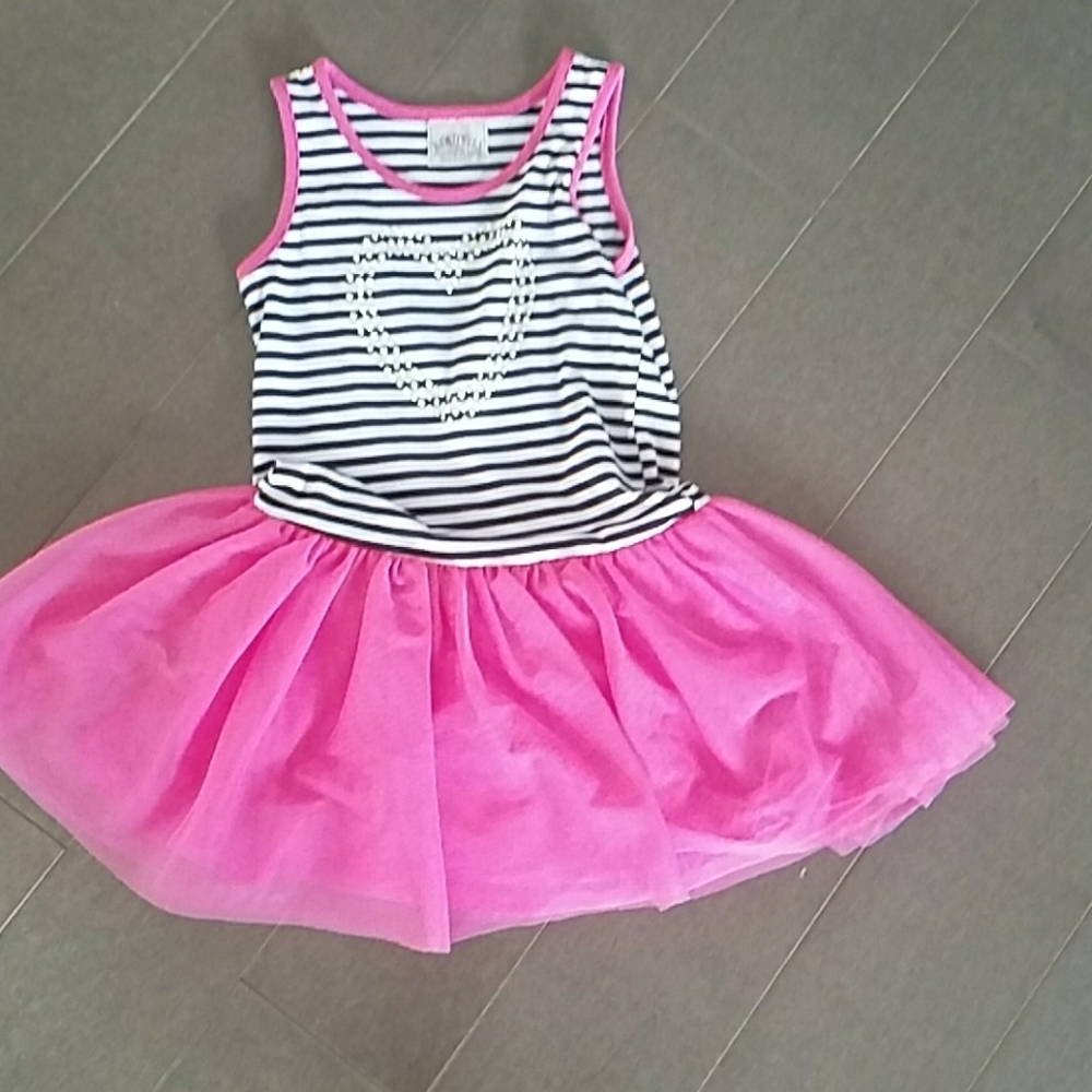 Girls dress